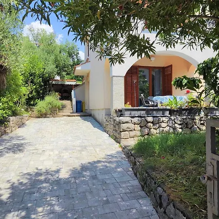Appartamento Comfortable With Private Parking Crikvenica